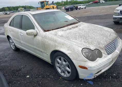 2004 Mercedes-Benz C 240 4Matic z USA, uszkodzony, nr VIN WDBRF81J54F470702